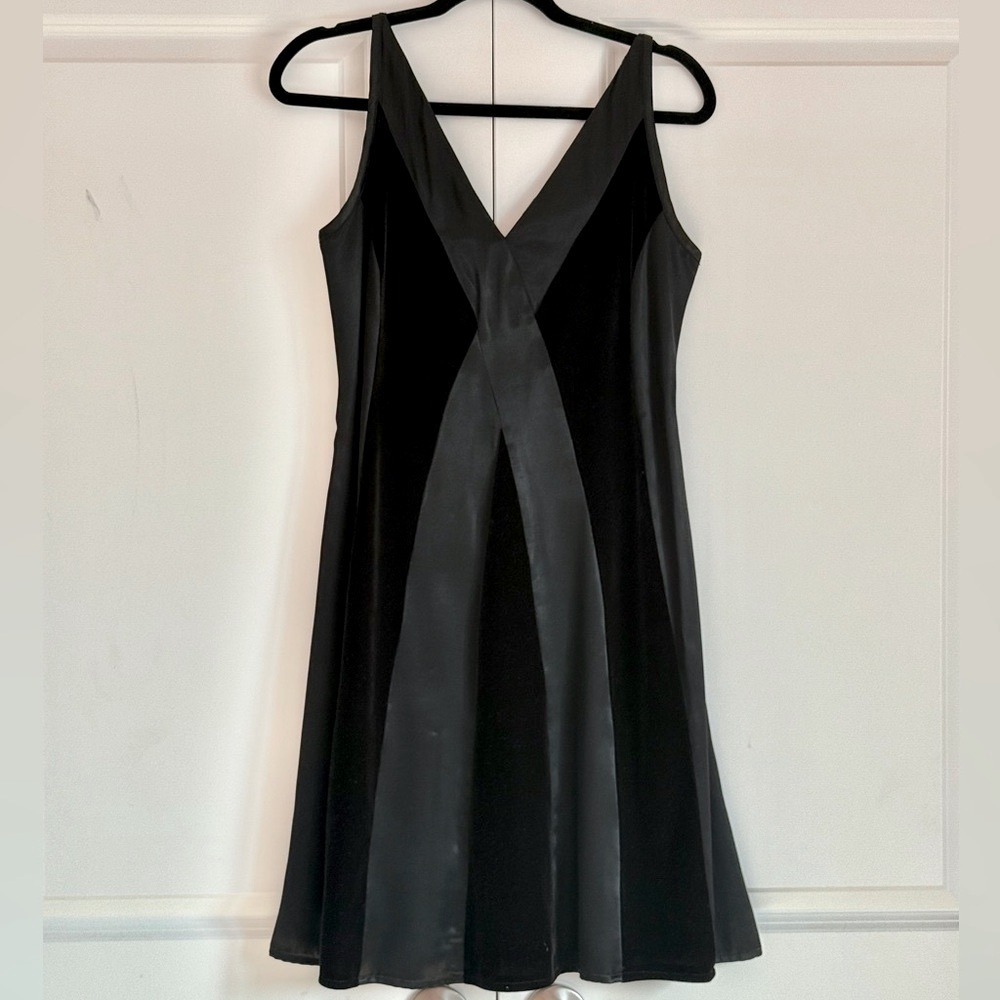Brand New Black Strapless Velvet Cocktail Dress SZ.10